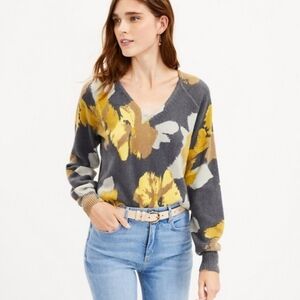 LOFT Yellow Gray Floral V-Neck Sweater XS Long Sleeve Soft Knit Fall Top